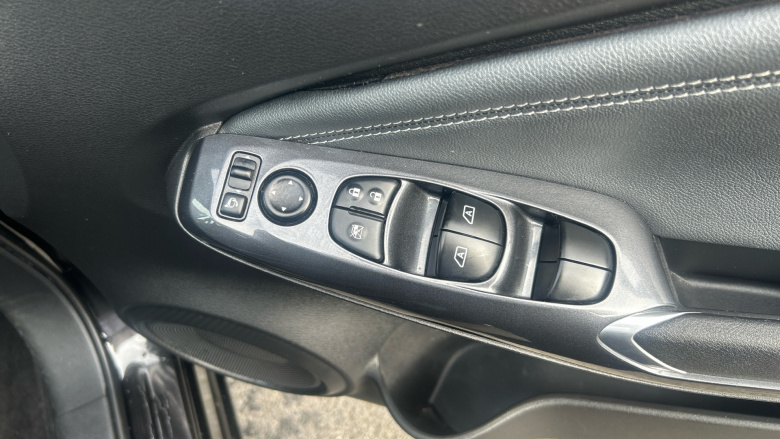 Nissan Juke 1.0 DiG-T N-Connecta 5dr DCT Petrol Hatchback